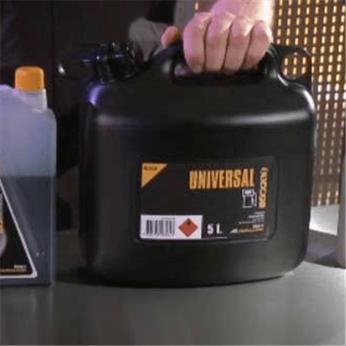 How to - Mix 2 stroke oil and fuel for your chainsaw.