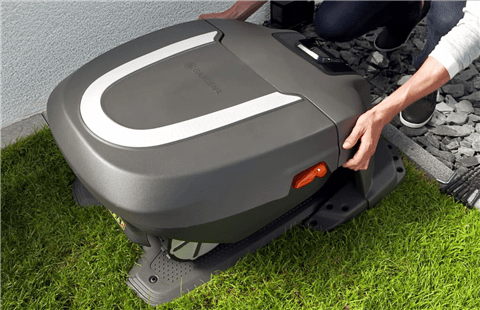 SILENO /SILENO+ How To (Chapter 10: Robotic Lawnmower Garage ) AT