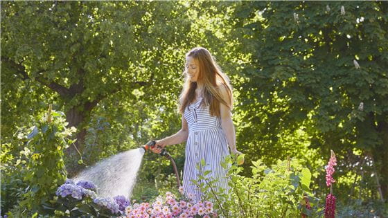 Maîtriser sa consommation d’eau au jardin avec le compteur d’eau AquaCount de GARDENA