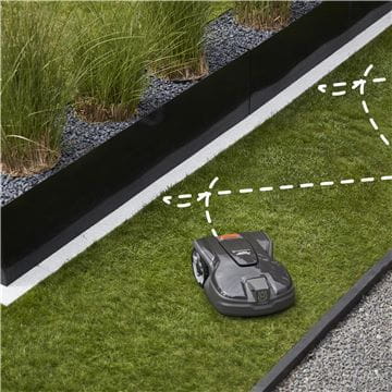 Automower 305: systematic passage mowing