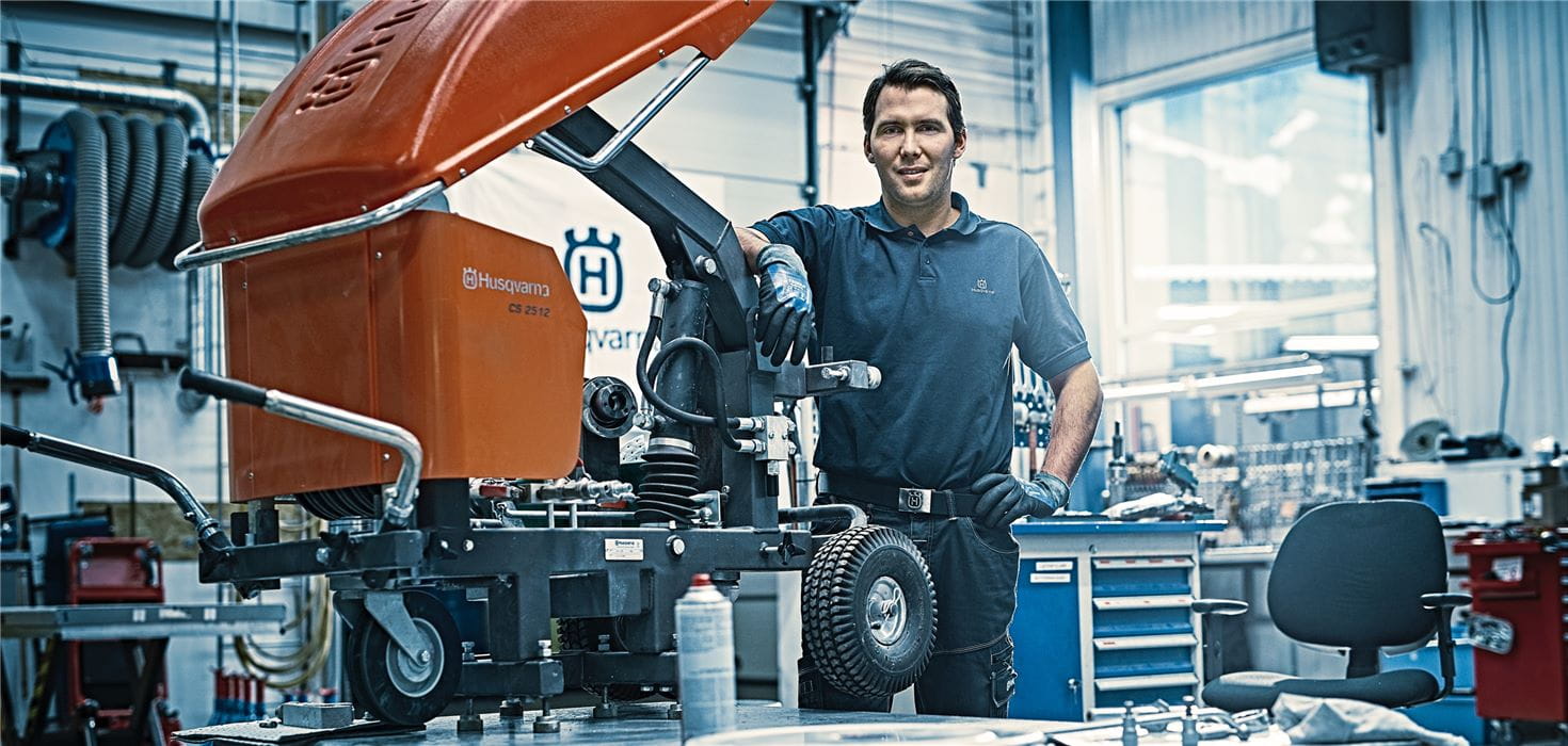 Husqvarna service mechanics specialize in wire saws to ensure maximum uptime and machine availability through planned maintenance and fast, correct repair