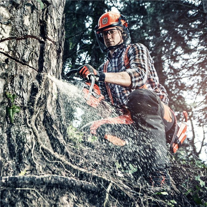 The X-Torq® function in Husqvarna Chainsaws makes them fuel efficient and produce fewer emissions