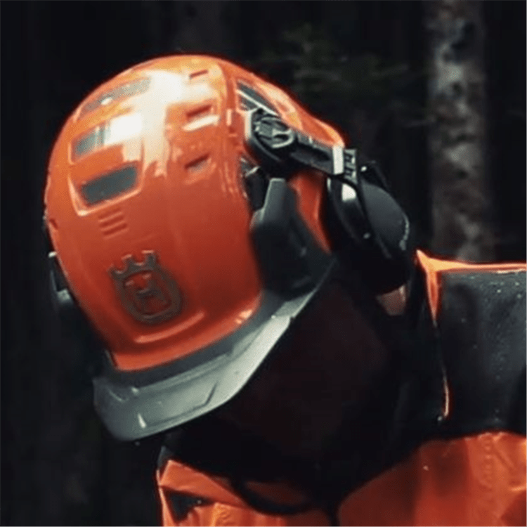 Feature film Forest helmet Technical 1m56s 16:9 MASTER